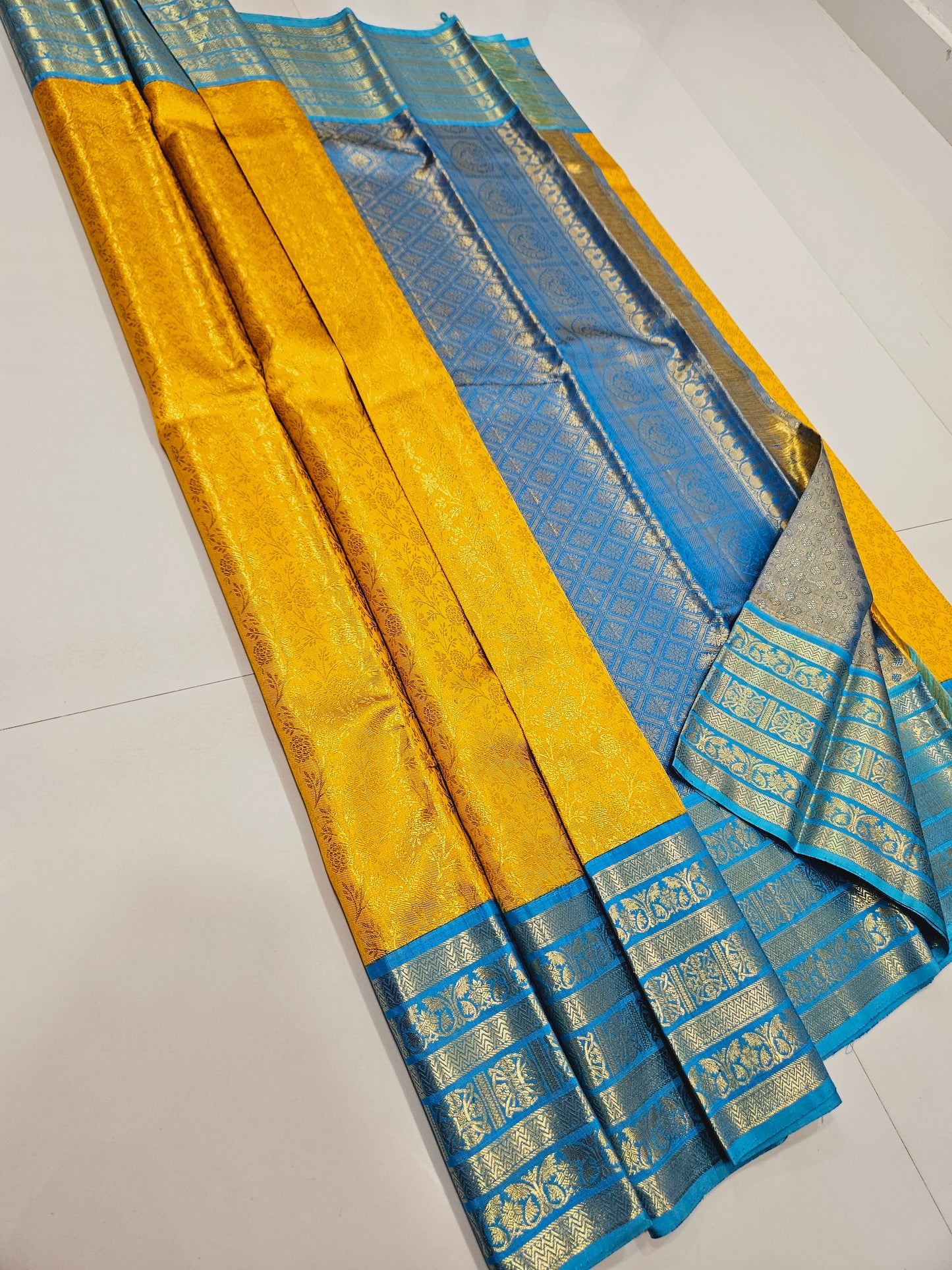 Exclusive Korvai Tissue Silk Sarees 333
