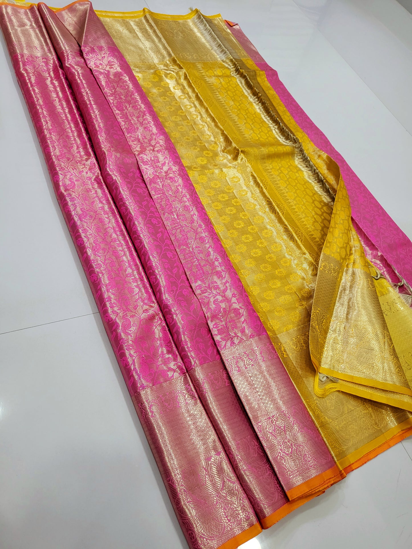 Exclusive Pure 2D Silk Sarees 044