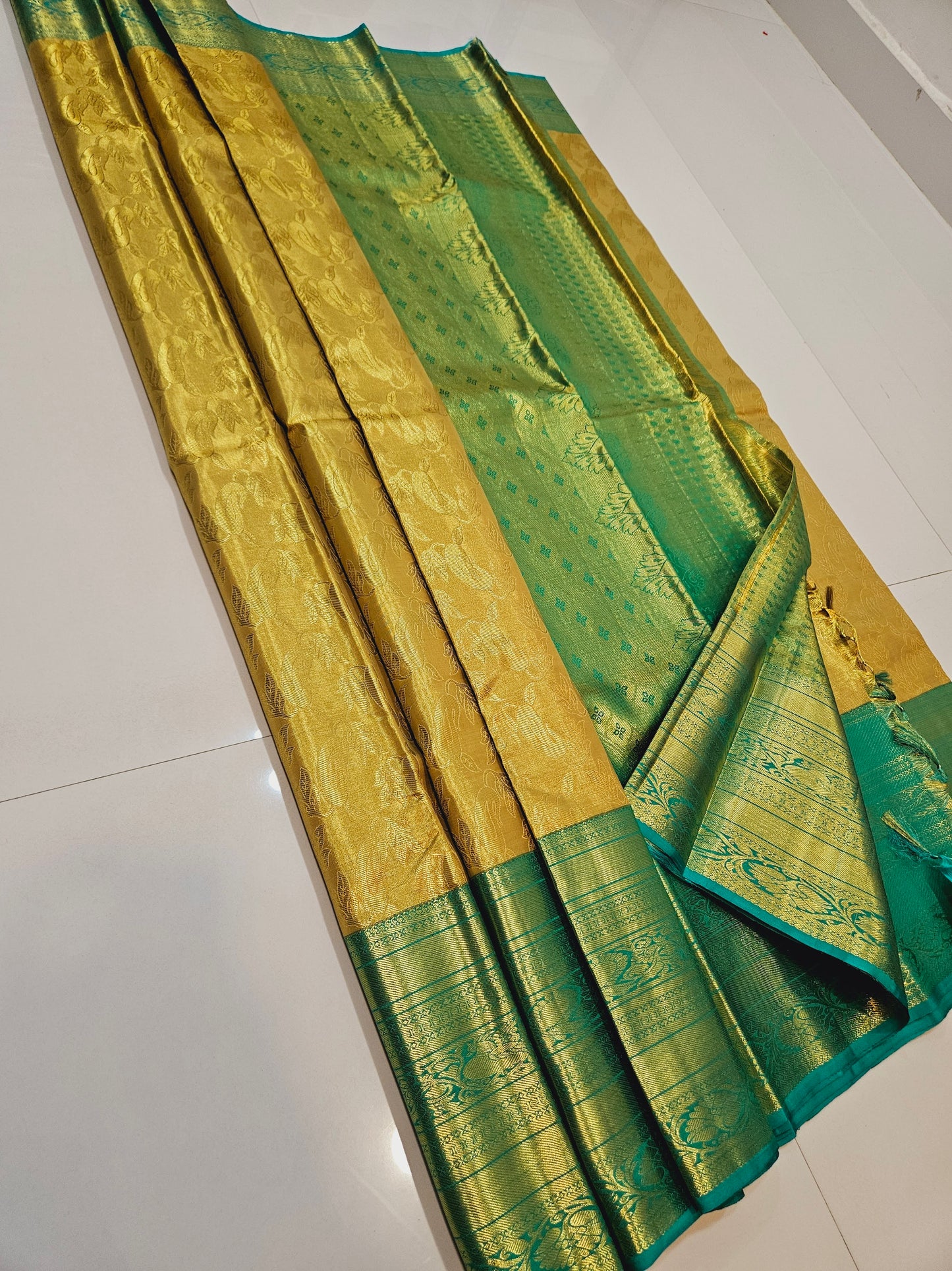 Exclusive Korvai Tissue Silk Sarees 350