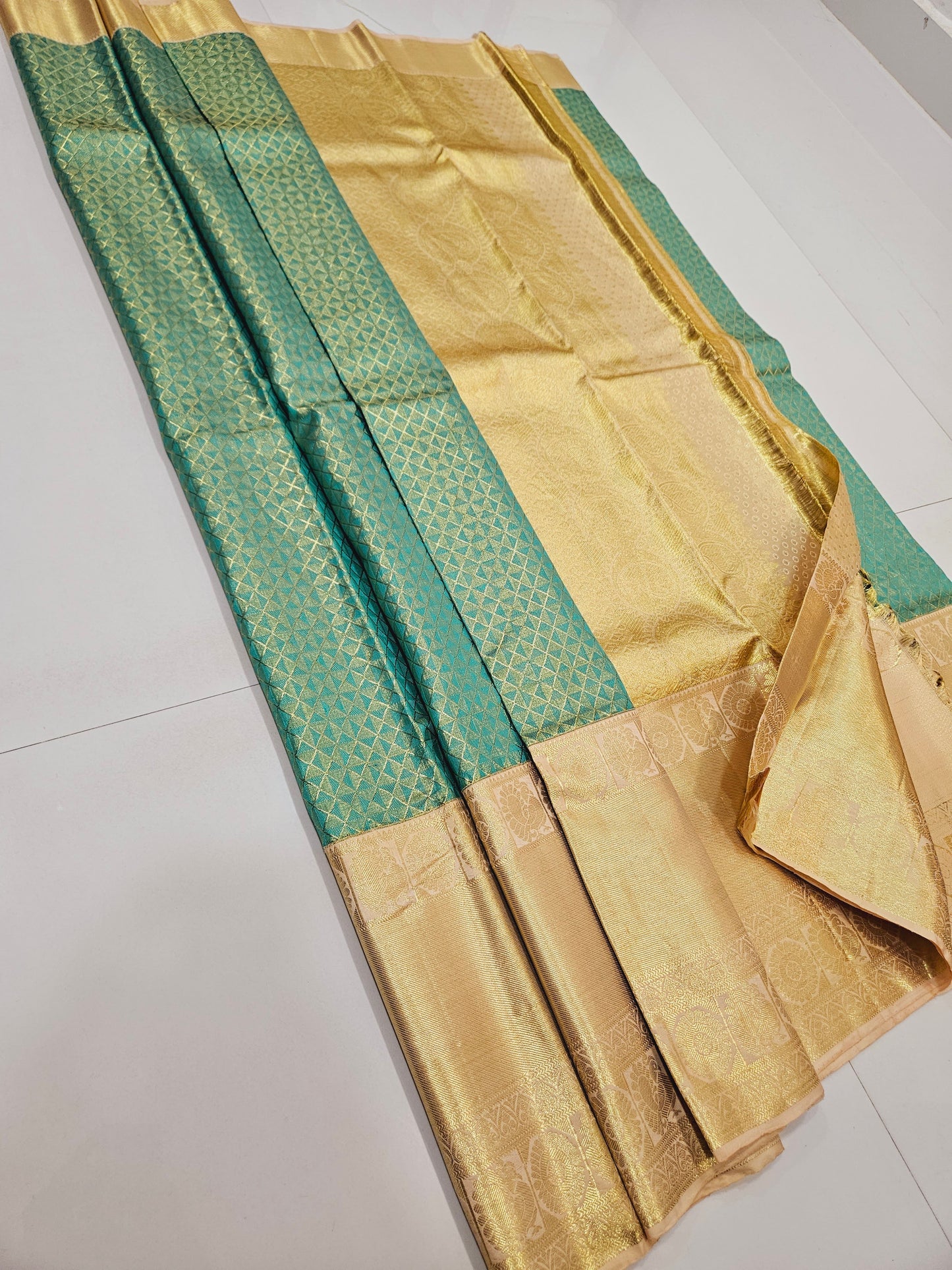 Exclusive Korvai Tissue Silk Sarees 330