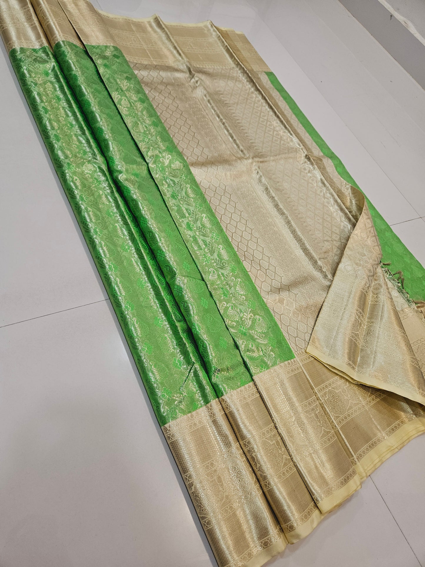 Exclusive Korvai Tissue Silk Sarees 272